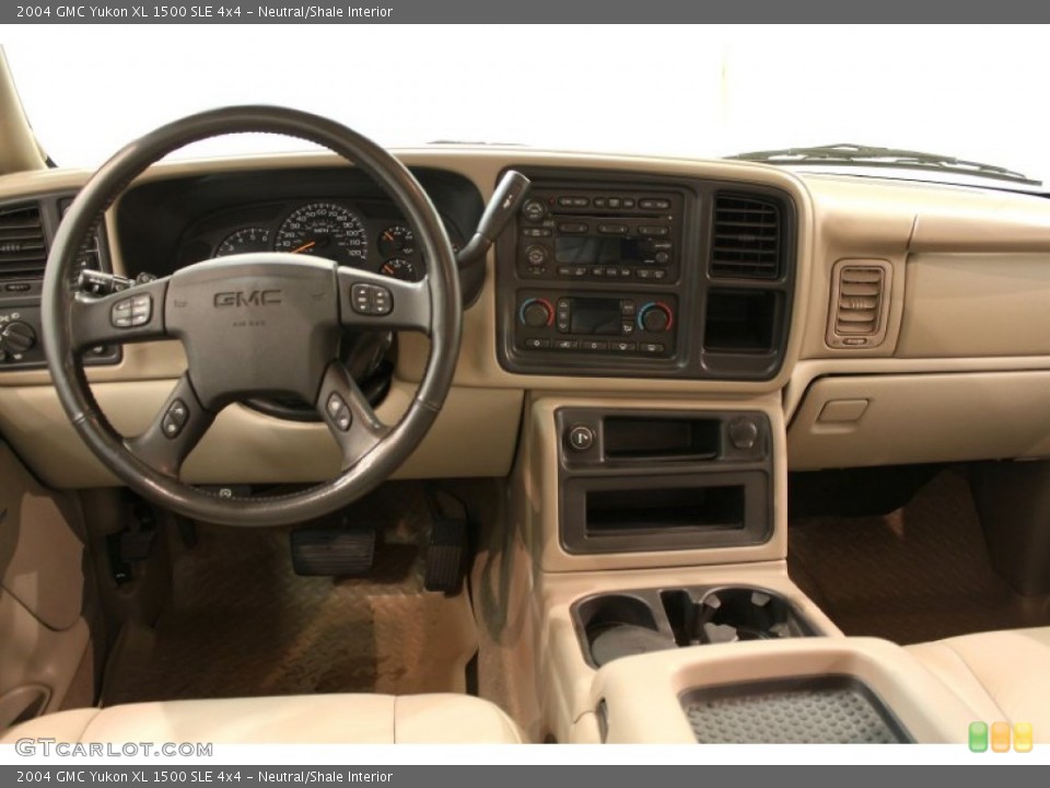 Neutral/Shale Interior Dashboard for the 2004 GMC Yukon XL 1500 SLE 4x4 #56515516