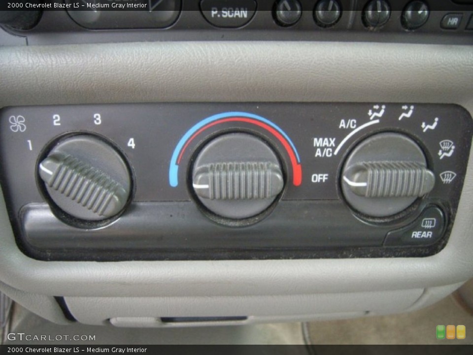 Medium Gray Interior Controls for the 2000 Chevrolet Blazer LS #56519620