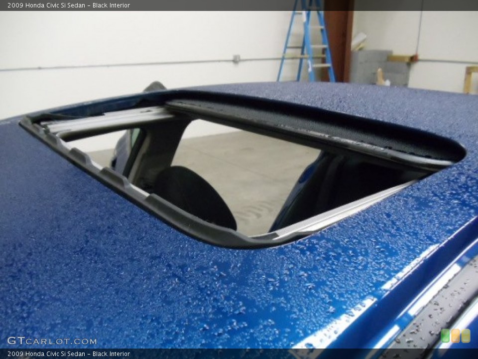 Black Interior Sunroof for the 2009 Honda Civic Si Sedan #56520076