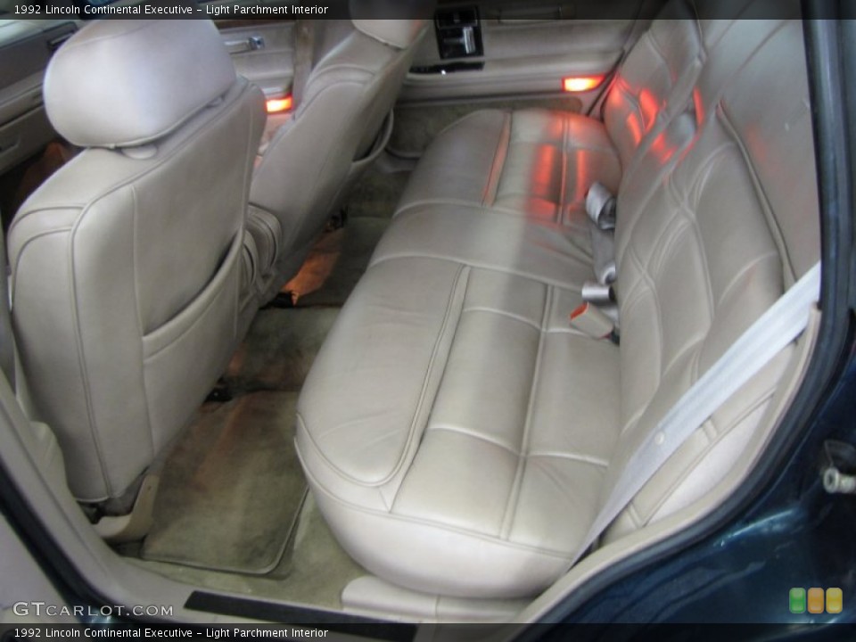 Light Parchment 1992 Lincoln Continental Interiors