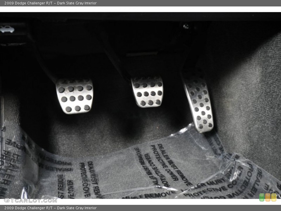Dark Slate Gray Interior Controls for the 2009 Dodge Challenger R/T #56534961