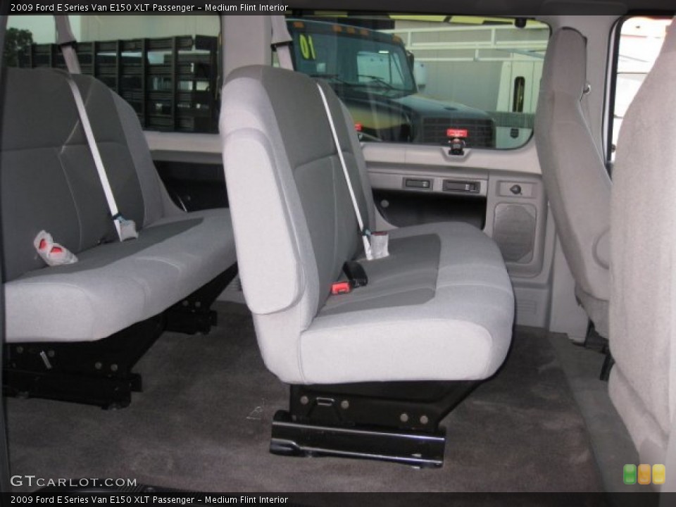 Medium Flint Interior Photo for the 2009 Ford E Series Van E150 XLT Passenger #56548054