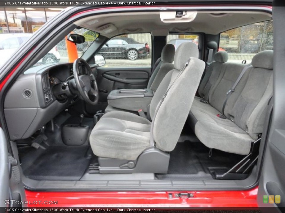 Dark Charcoal Interior Photo for the 2006 Chevrolet Silverado 1500 Work Truck Extended Cab 4x4 #56554843