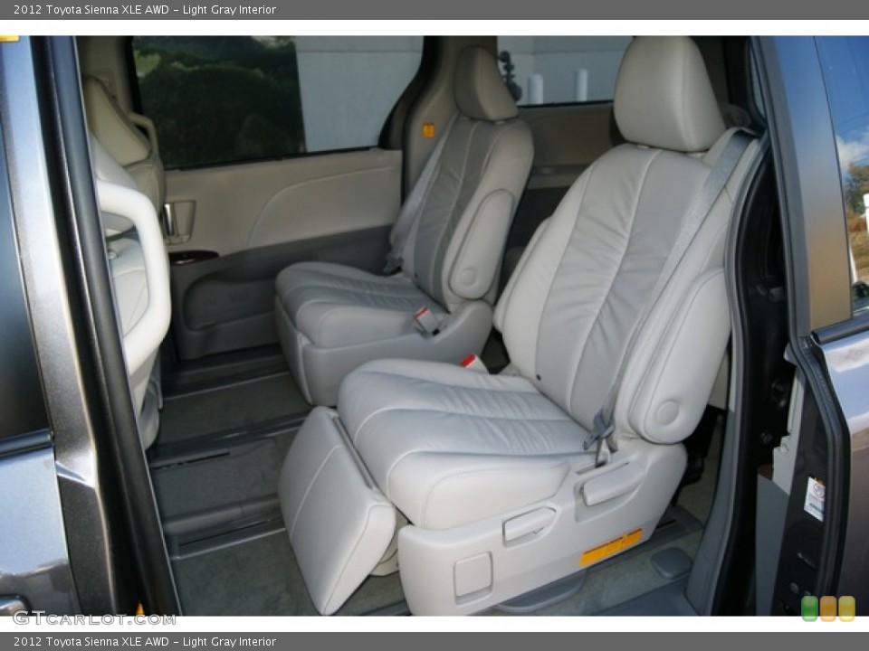 Light Gray Interior Photo for the 2012 Toyota Sienna XLE AWD #56555335