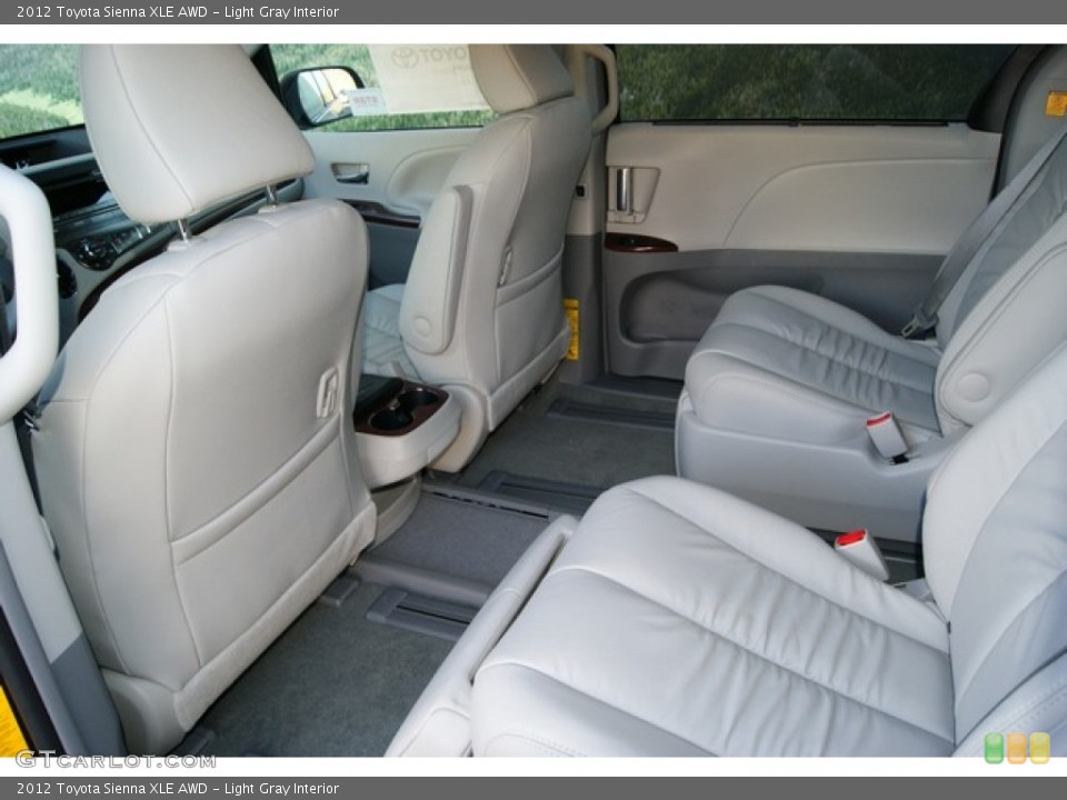 Light Gray Interior Photo for the 2012 Toyota Sienna XLE AWD #56555353