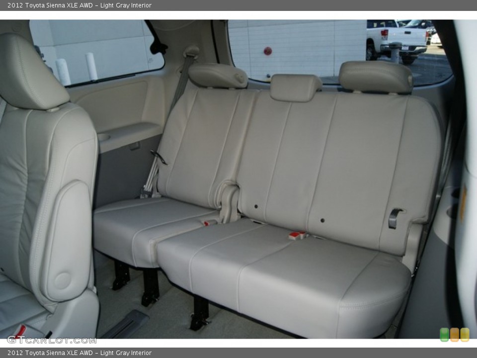 Light Gray Interior Photo for the 2012 Toyota Sienna XLE AWD #56555360