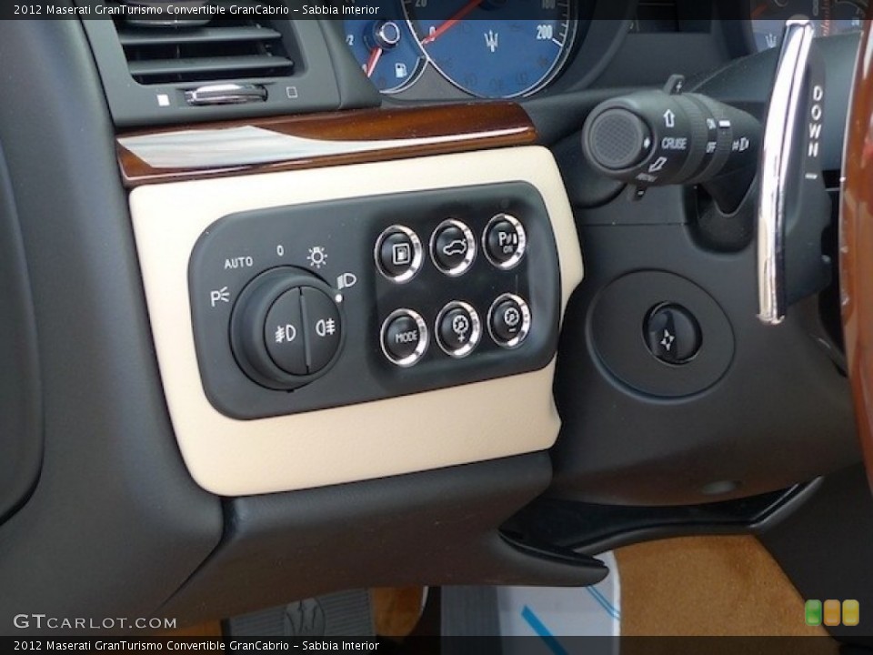 Sabbia Interior Controls for the 2012 Maserati GranTurismo Convertible GranCabrio #56558518