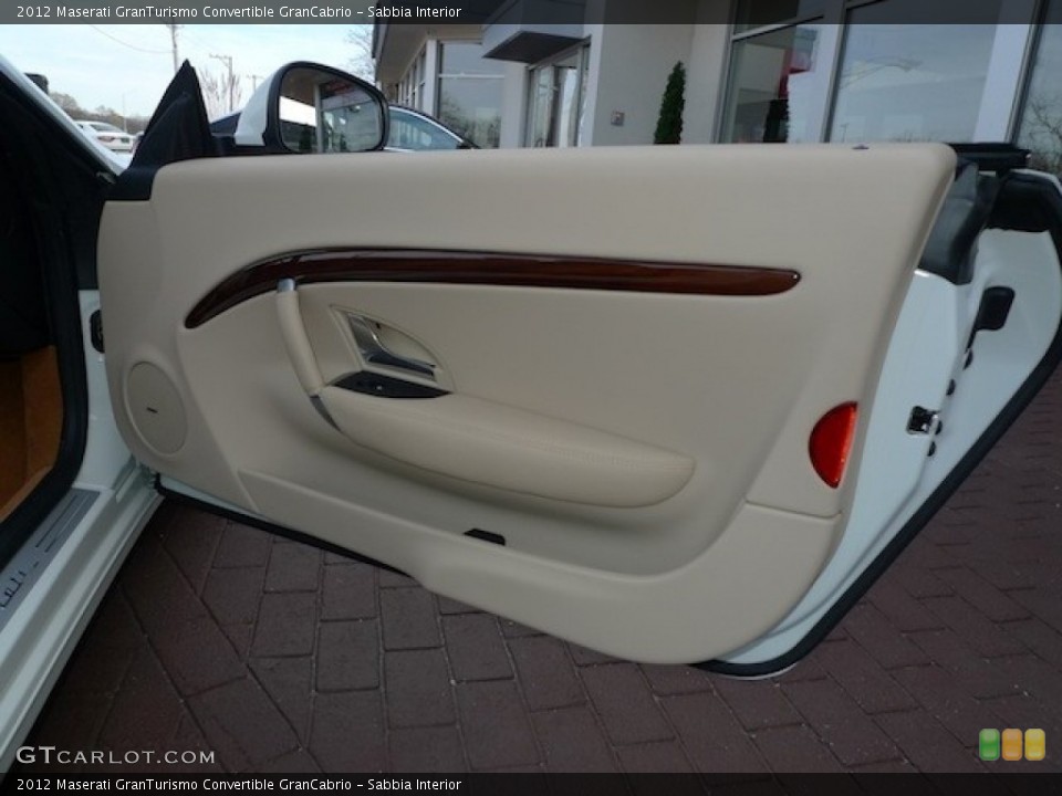 Sabbia Interior Door Panel for the 2012 Maserati GranTurismo Convertible GranCabrio #56558647