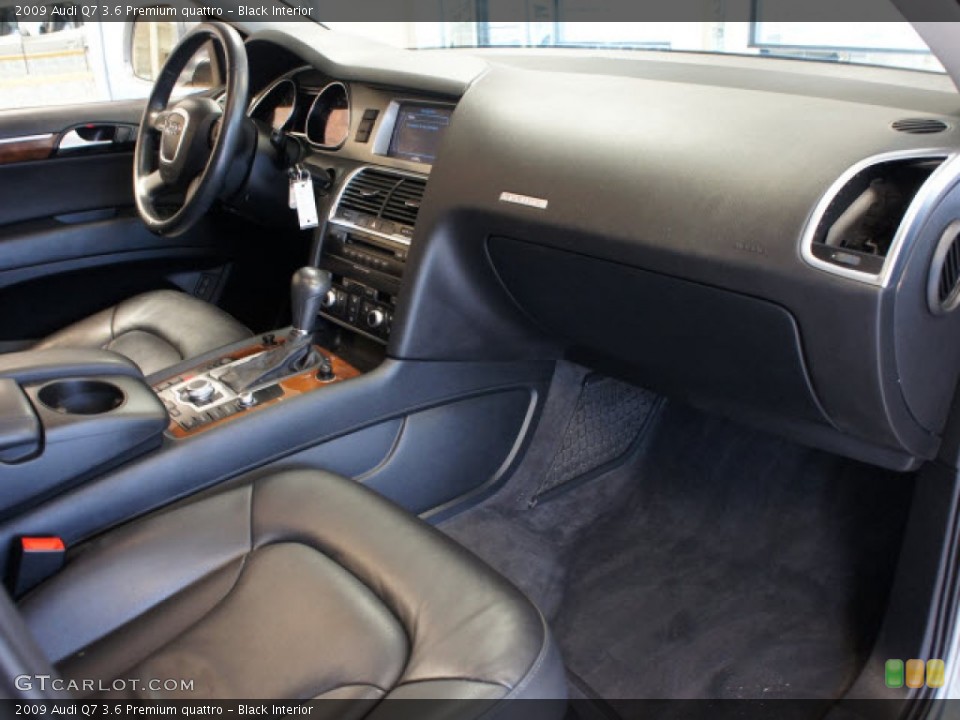 Black Interior Dashboard for the 2009 Audi Q7 3.6 Premium quattro #56566178