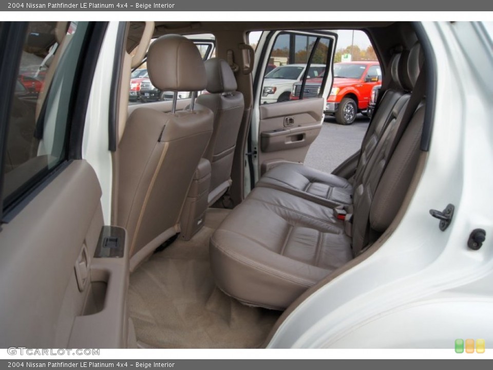 Beige Interior Photo for the 2004 Nissan Pathfinder LE Platinum 4x4 #56566190