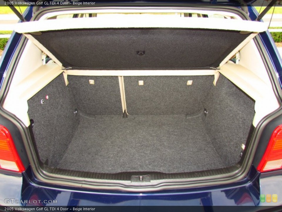 Beige 2005 Volkswagen Golf Interiors