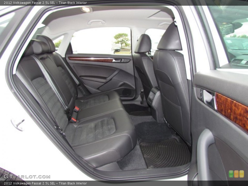 Titan Black Interior Photo for the 2012 Volkswagen Passat 2.5L SEL #56579465