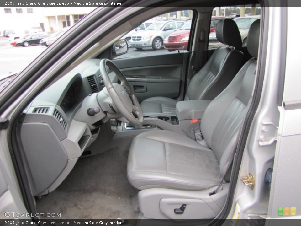 Medium Slate Gray Interior Photo for the 2005 Jeep Grand Cherokee Laredo #56579714