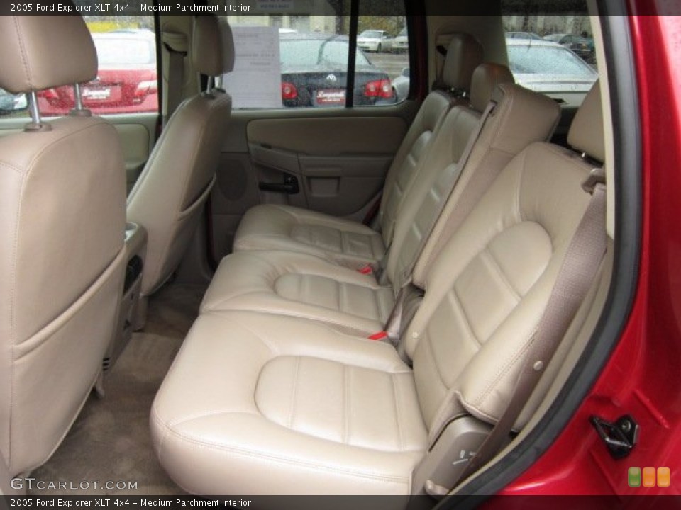 Medium Parchment Interior Photo for the 2005 Ford Explorer XLT 4x4 #56581362