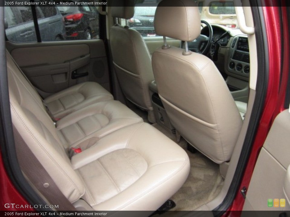 Medium Parchment Interior Photo for the 2005 Ford Explorer XLT 4x4 #56581395