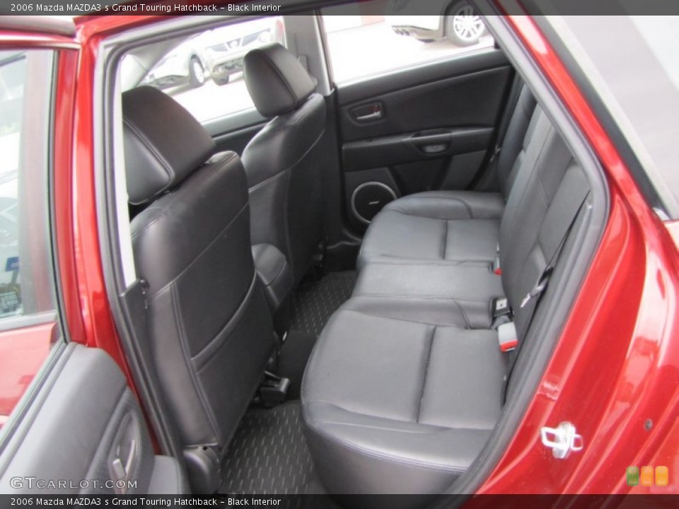 Black Interior Photo for the 2006 Mazda MAZDA3 s Grand Touring Hatchback #56595516