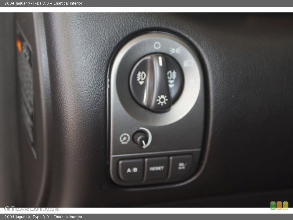 Charcoal Interior Controls for the 2004 Jaguar X-Type 3.0 #56597992