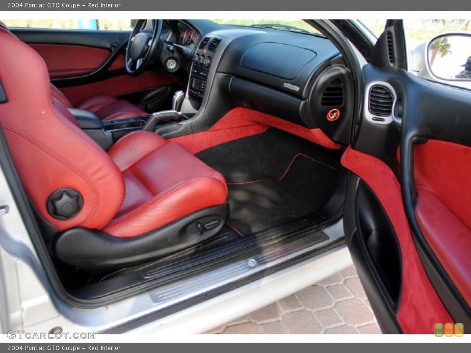 Red Interior Photo for the 2004 Pontiac GTO Coupe #56608106