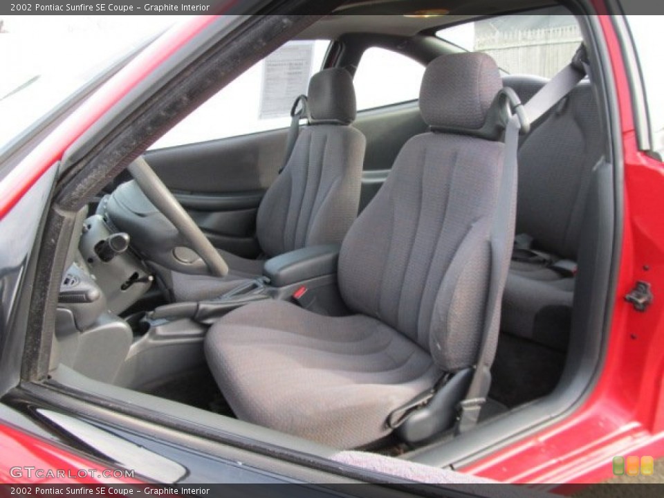 Graphite Interior Photo for the 2002 Pontiac Sunfire SE Coupe #56617514