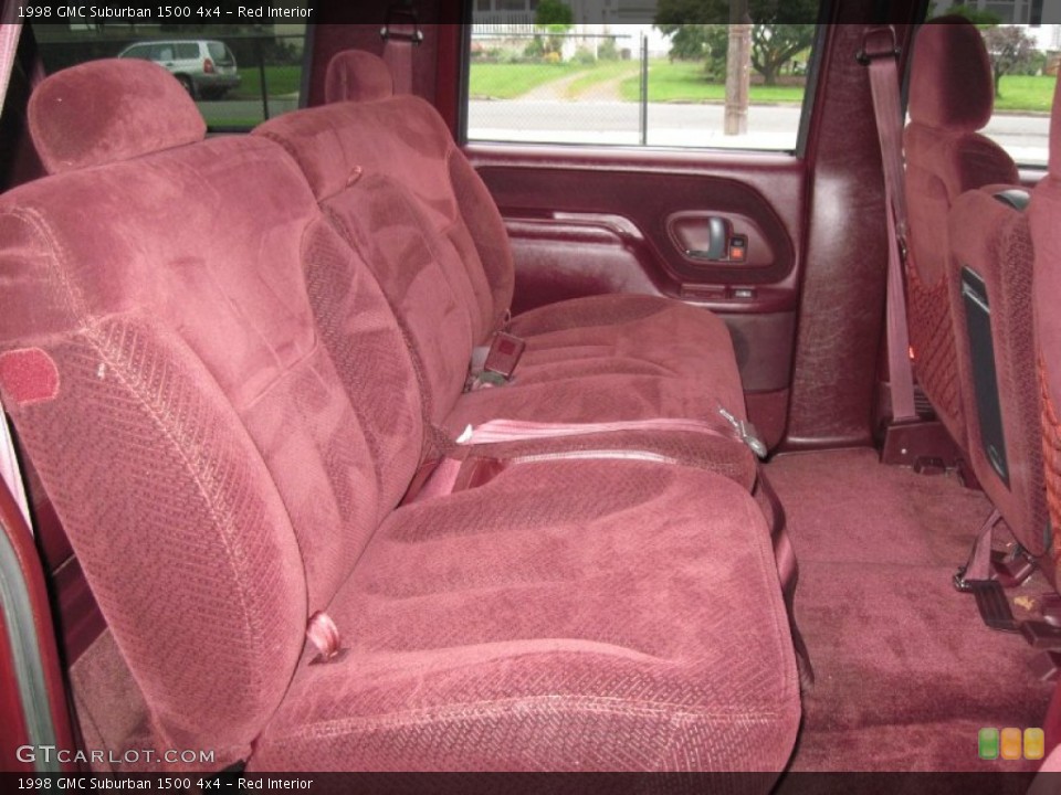 Red Interior Photo for the 1998 GMC Suburban 1500 4x4 #56622668