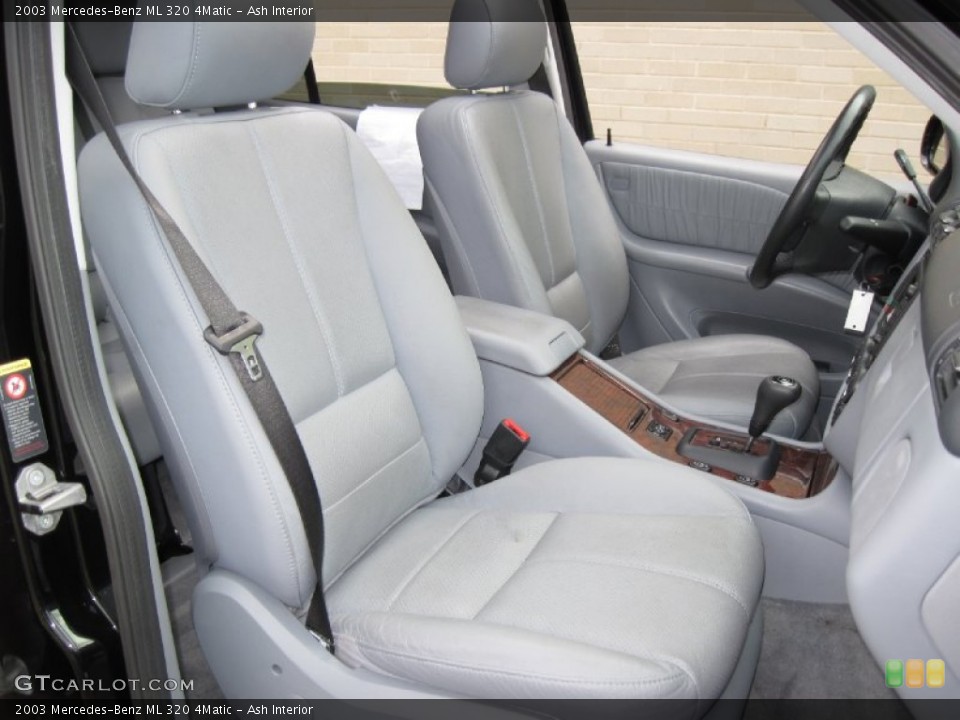 Ash Interior Photo for the 2003 Mercedes-Benz ML 320 4Matic #56634720