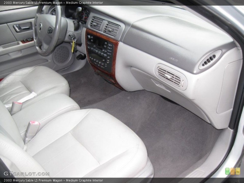 Medium Graphite Interior Photo for the 2003 Mercury Sable LS Premium Wagon #56647119