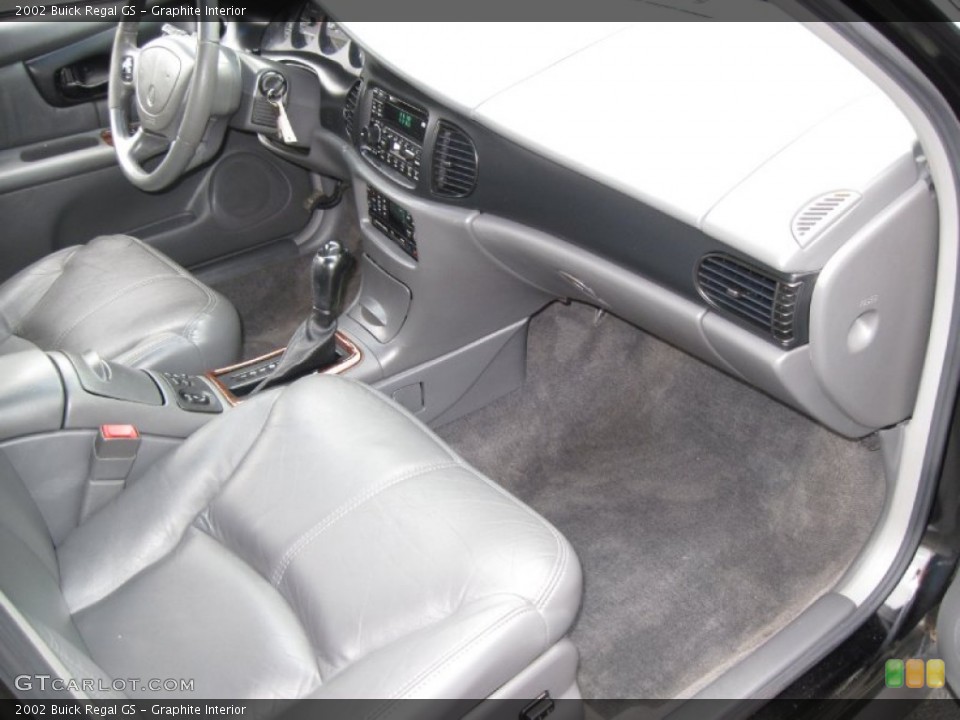 Graphite Interior Photo for the 2002 Buick Regal GS #56650585