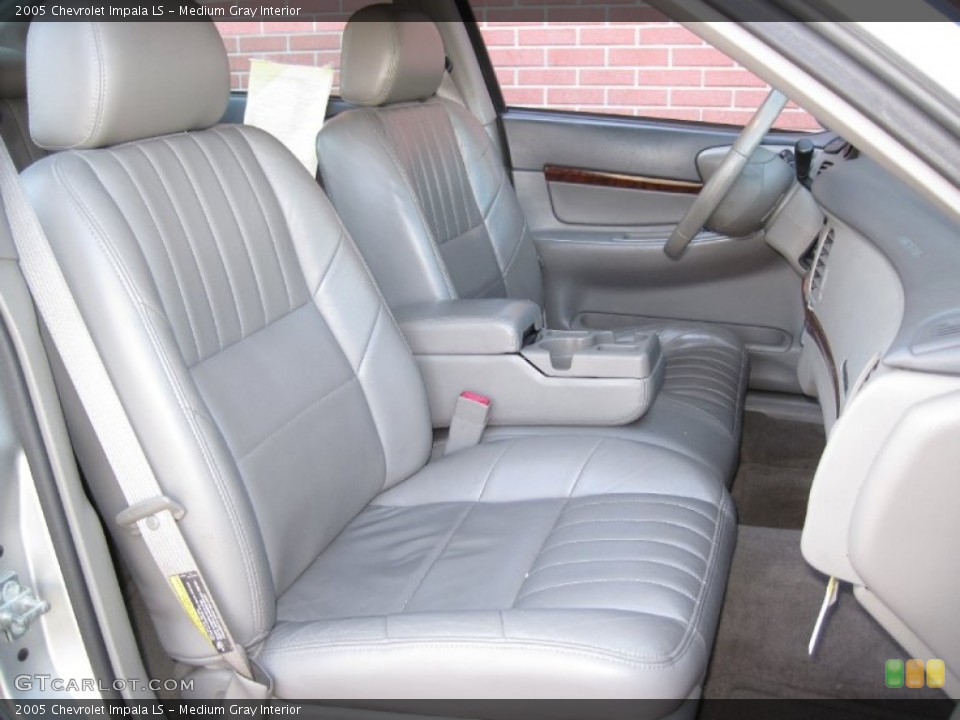 Medium Gray Interior Photo for the 2005 Chevrolet Impala LS #56656863