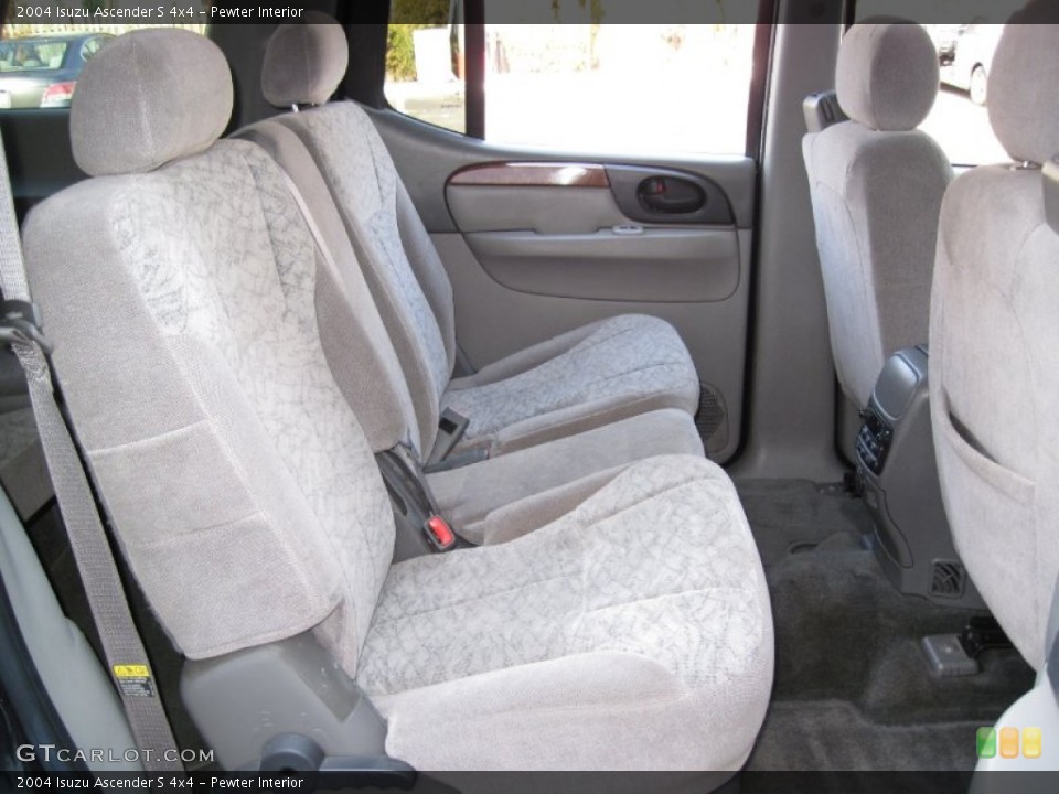 Pewter Interior Photo for the 2004 Isuzu Ascender S 4x4 #56659470