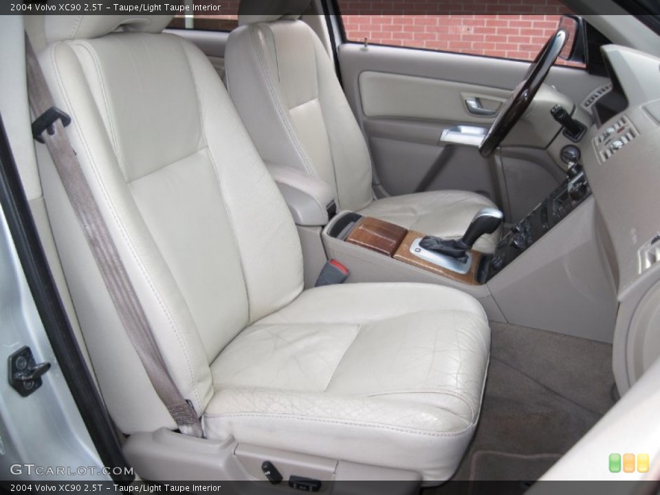 Taupe/Light Taupe Interior Photo for the 2004 Volvo XC90 2.5T #56660121