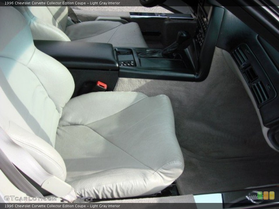 Light Gray Interior Photo for the 1996 Chevrolet Corvette Collector Edition Coupe #56660919
