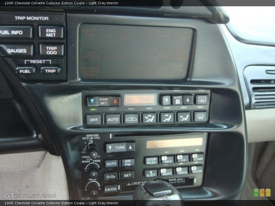 Light Gray Interior Controls for the 1996 Chevrolet Corvette Collector Edition Coupe #56660937