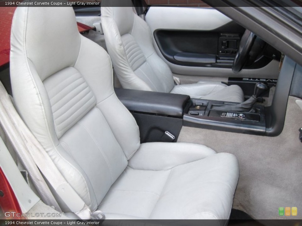 Light Gray Interior Photo for the 1994 Chevrolet Corvette Coupe #56664327