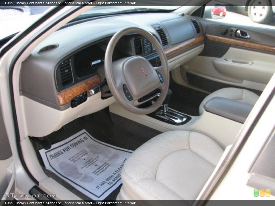 Light Parchment 1999 Lincoln Continental Interiors
