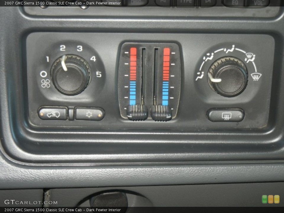 Dark Pewter Interior Controls for the 2007 GMC Sierra 1500 Classic SLE Crew Cab #56671650