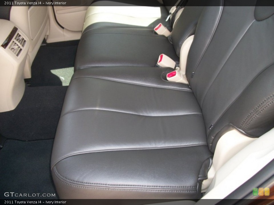Ivory Interior Photo for the 2011 Toyota Venza I4 #56705570