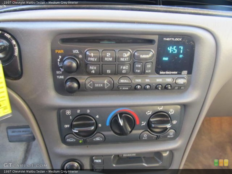 Medium Grey Interior Audio System for the 1997 Chevrolet Malibu Sedan #56706117
