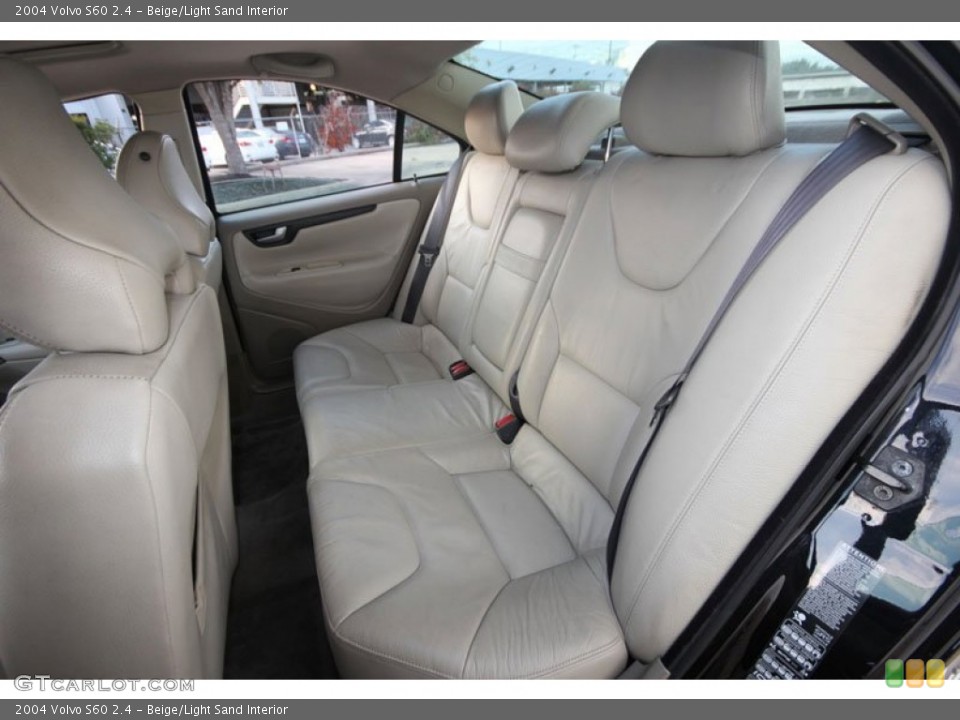 Beige/Light Sand Interior Photo for the 2004 Volvo S60 2.4 #56706765