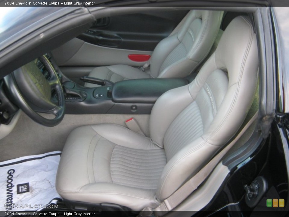 Light Gray Interior Photo for the 2004 Chevrolet Corvette Coupe #56734892