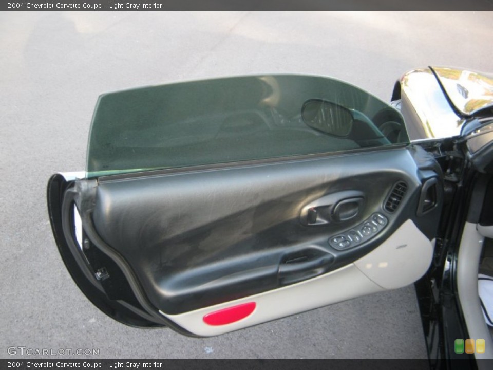 Light Gray Interior Door Panel for the 2004 Chevrolet Corvette Coupe #56734901