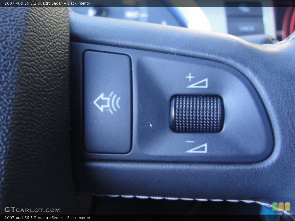Black Interior Controls for the 2007 Audi S6 5.2 quattro Sedan #56754777