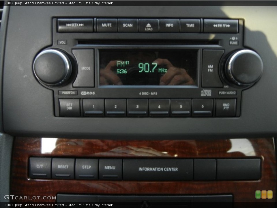 Medium Slate Gray Interior Audio System for the 2007 Jeep Grand Cherokee Limited #56767530