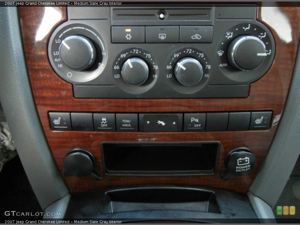 Medium Slate Gray Interior Controls for the 2007 Jeep Grand Cherokee Limited #56767539