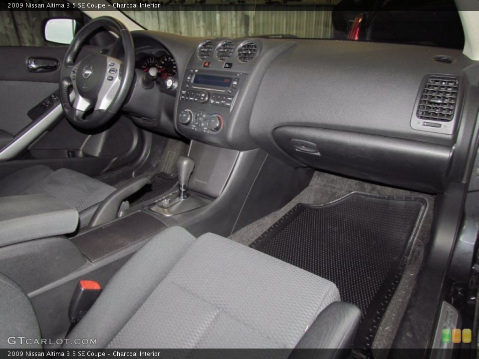 Charcoal Interior Dashboard for the 2009 Nissan Altima 3.5 SE Coupe #56770791