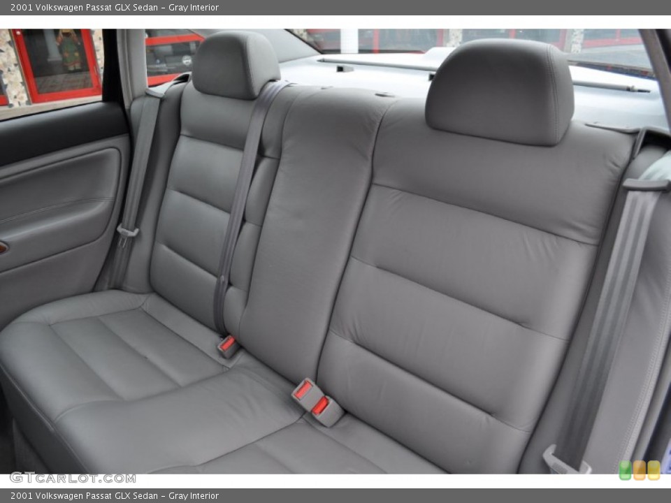 Gray Interior Photo for the 2001 Volkswagen Passat GLX Sedan #56777397