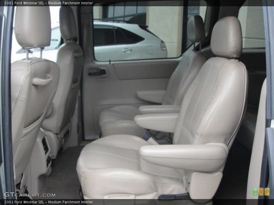 Medium Parchment Interior Photo for the 2001 Ford Windstar SEL #56782771