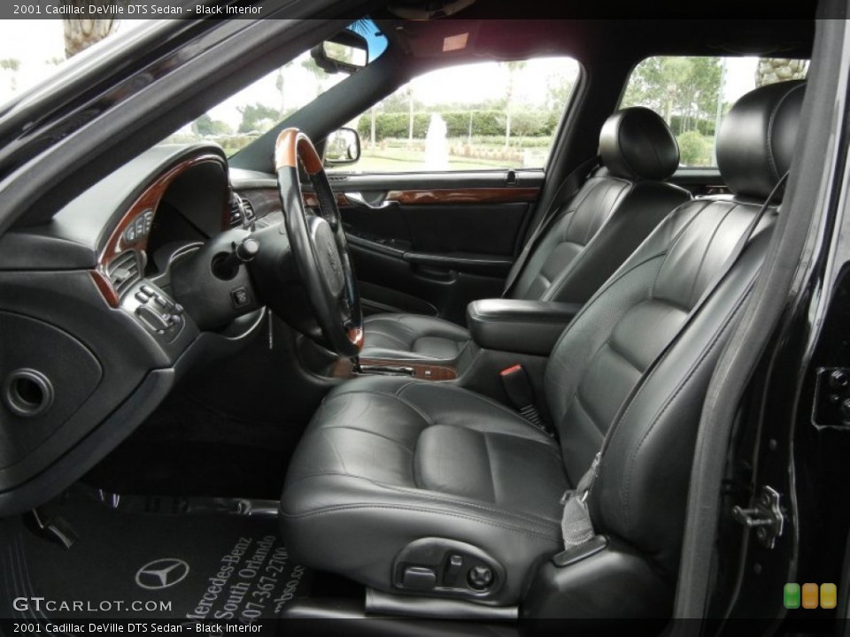 Black Interior Photo for the 2001 Cadillac DeVille DTS Sedan #56785705