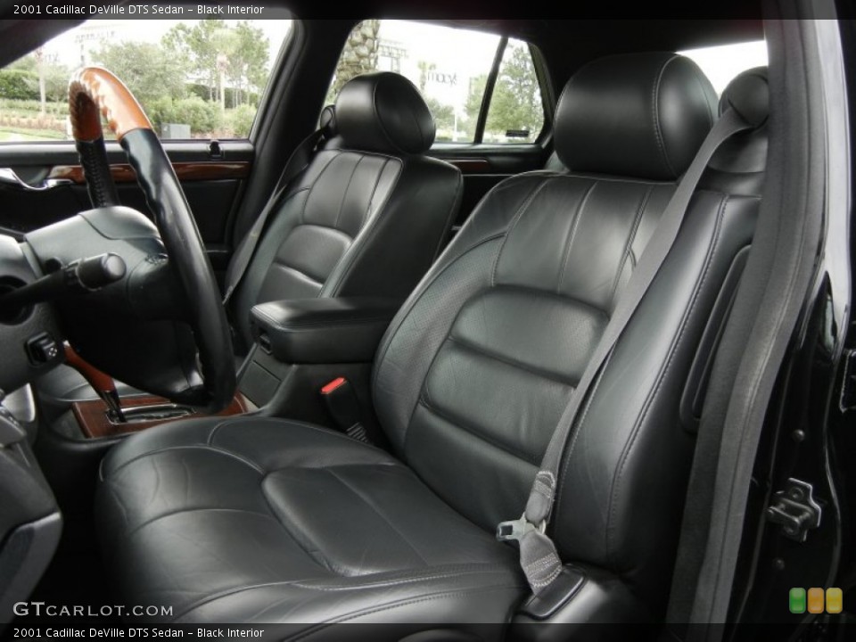 Black Interior Photo for the 2001 Cadillac DeVille DTS Sedan #56785717