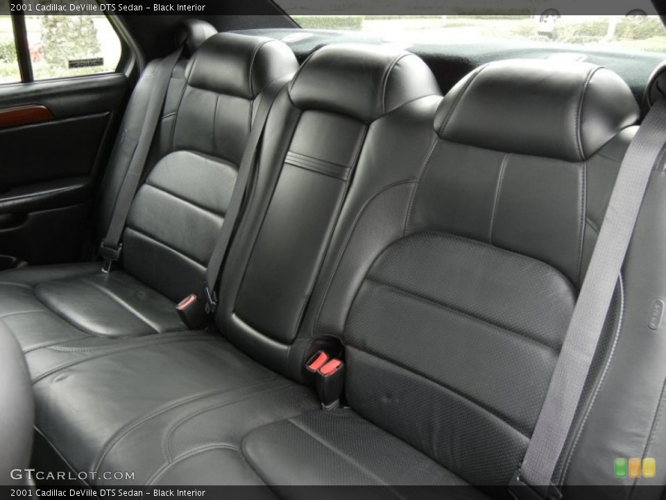 Black Interior Photo for the 2001 Cadillac DeVille DTS Sedan #56785765