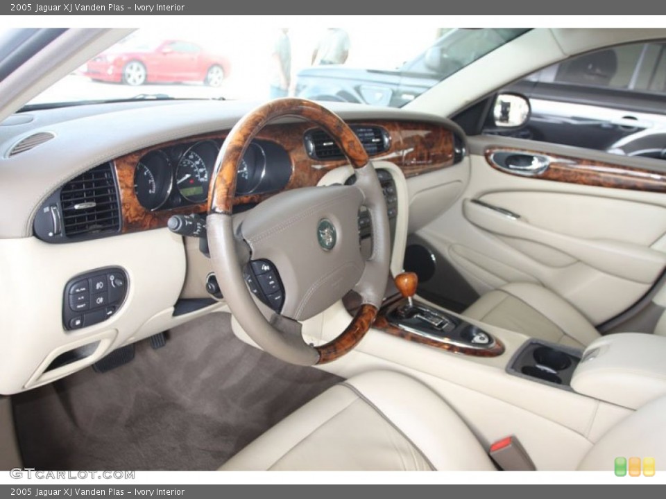 Ivory Interior Photo for the 2005 Jaguar XJ Vanden Plas #56807014